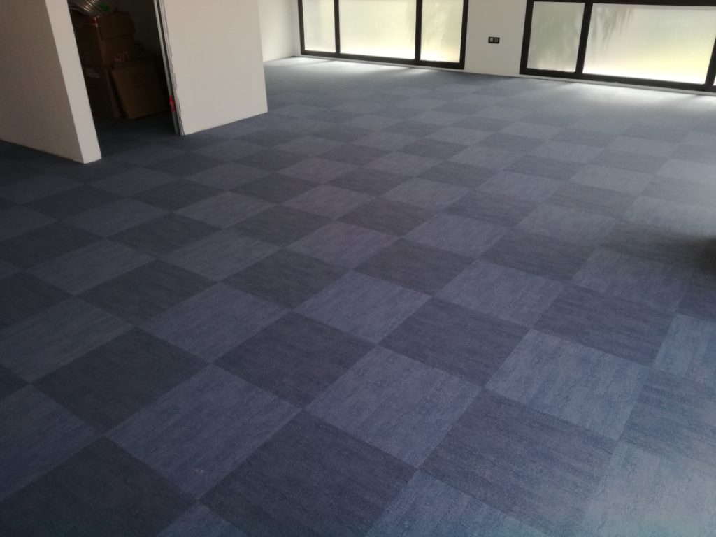 INSTALACIÓN DE MOQUETA EN OFICINAS. FLOTEX DE FORBO